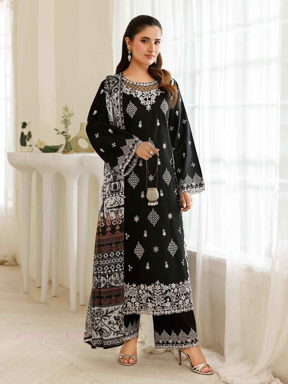 ZG-08 - 3 PC LAWN STITCHED