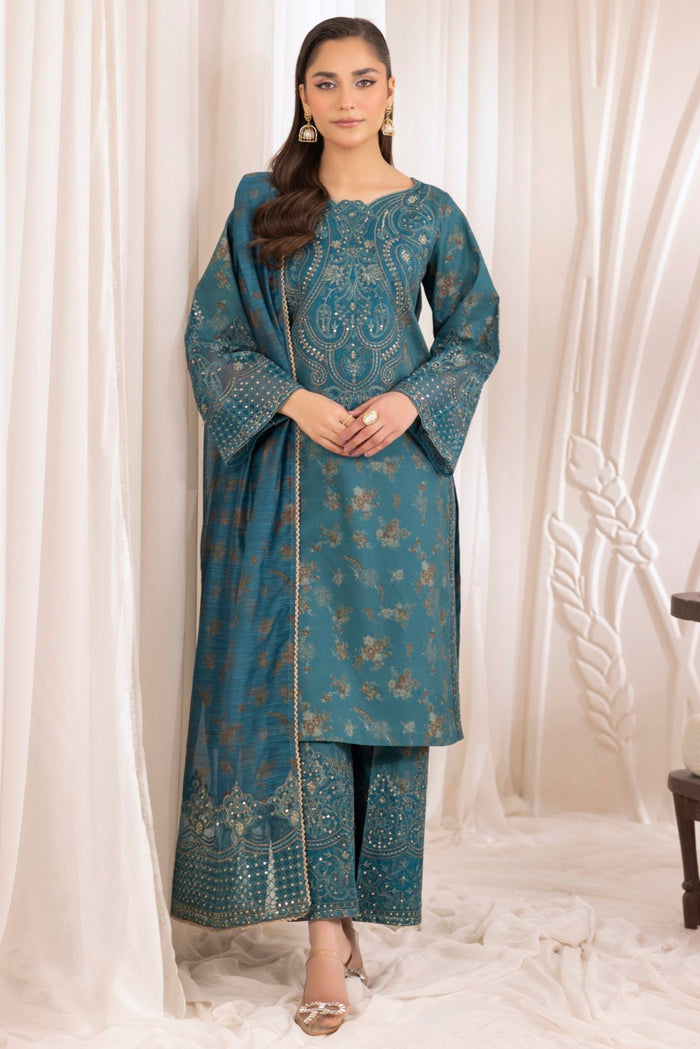 best Lawn suits for ladies online in Pakistan