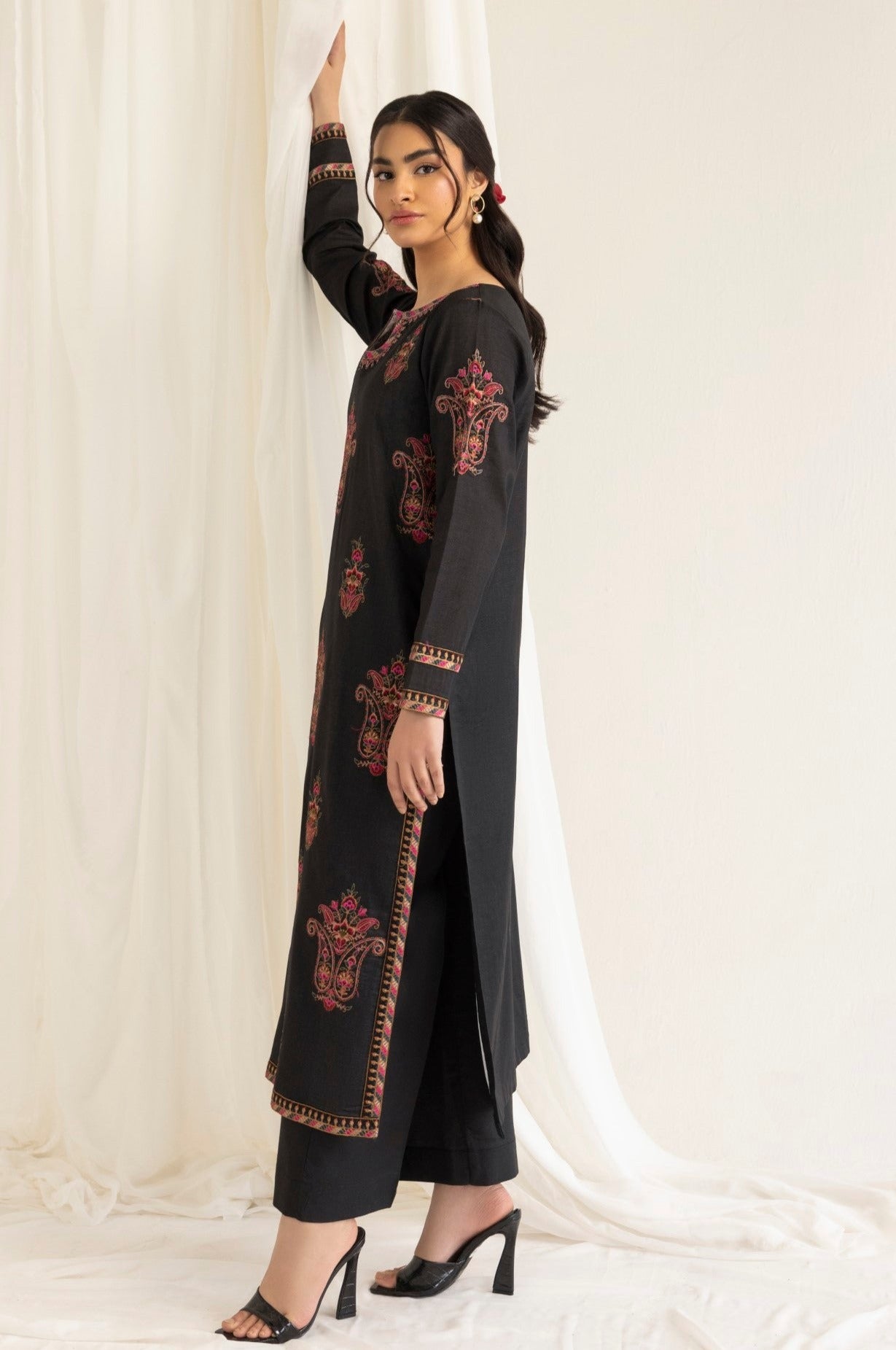 LEM-20 2PC EMBROIDERED LAWN STITCHED